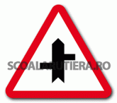 Intersecție cu drumuri fără prioritate, decalate 