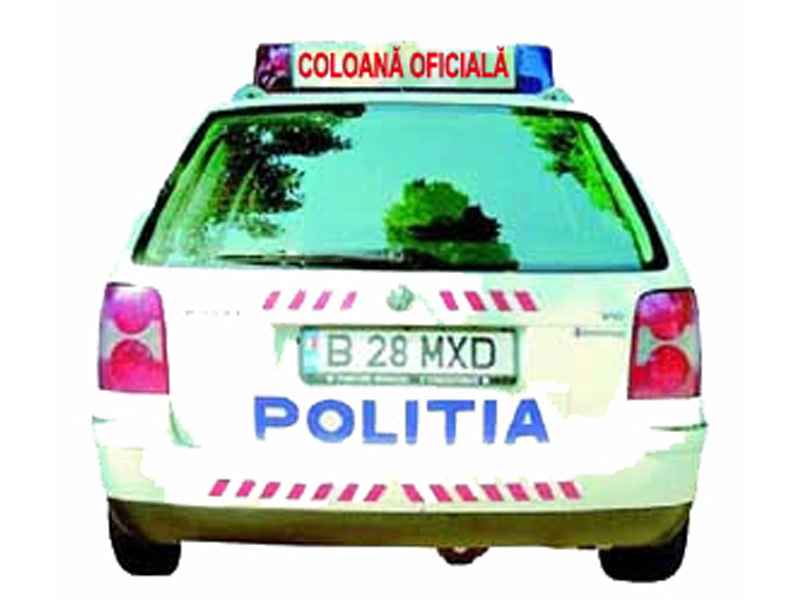 If the police motor vehicle transmits the message “official convoy”, are you allowed to attach yourself to such a convoy?