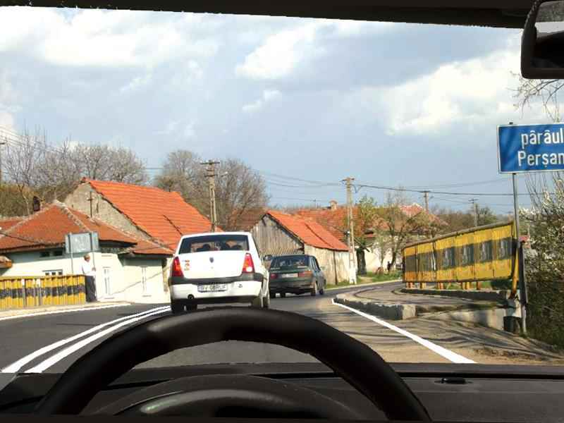 Vă este permis să executați depășirea în situația prezentată?
