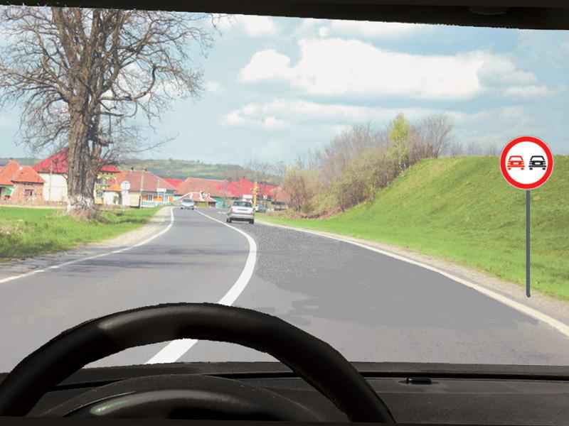 Which vehicles are you permitted to overtake in the given situation?